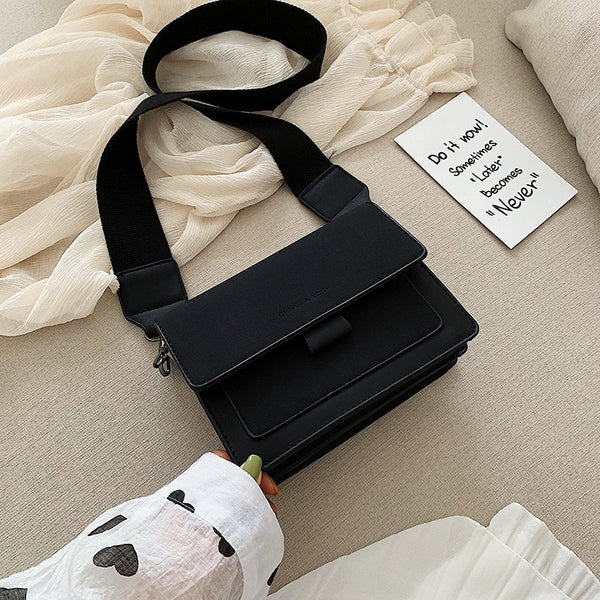 Small shoulder bag
